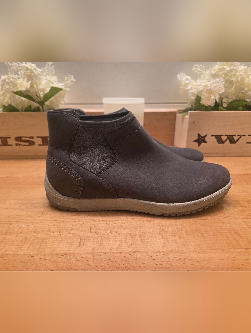 Dansko Lizette Waterproof Nubuck slip-on Ankle Boots Gray Womens Sz 37